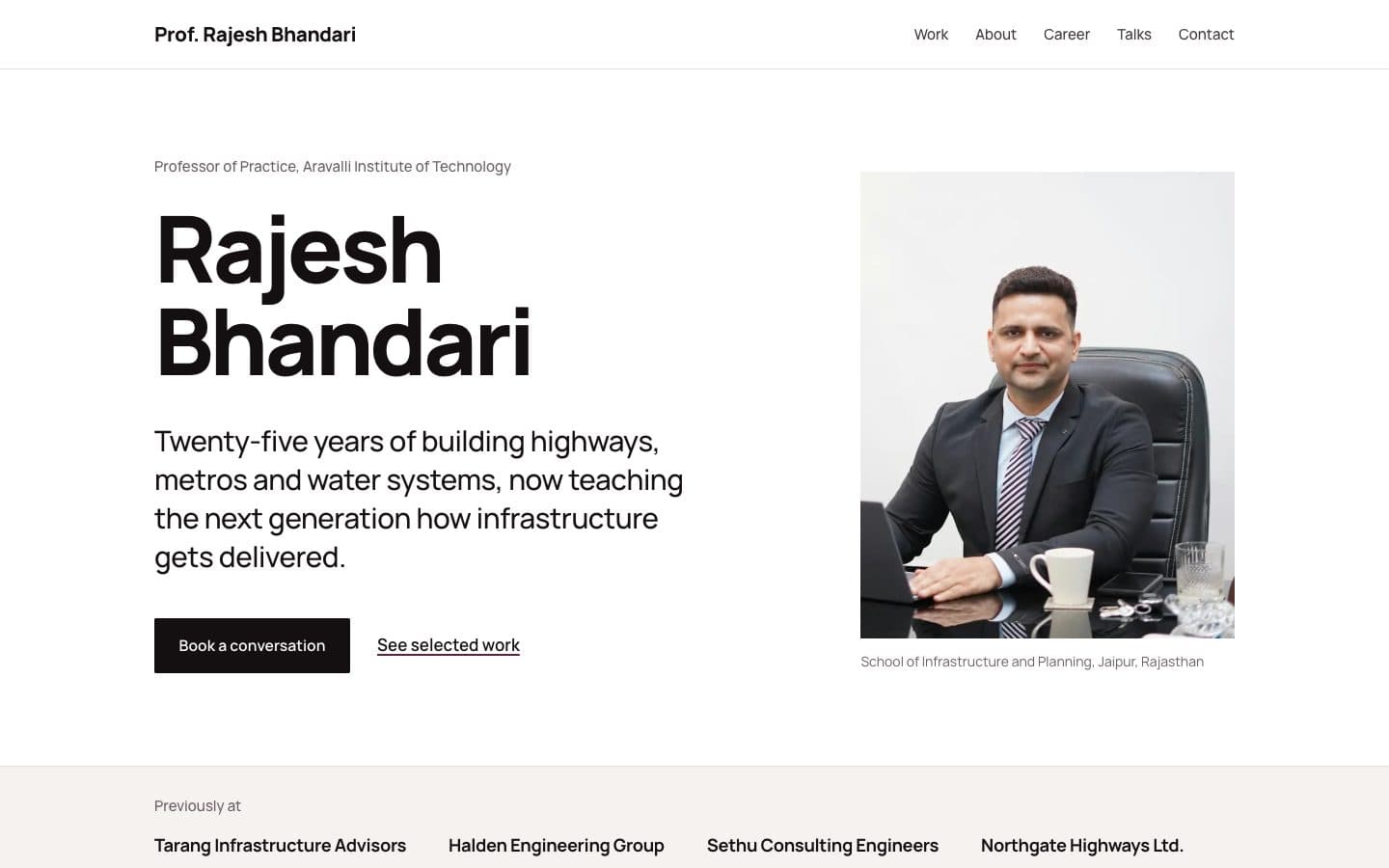 Screenshot of the Modern Profile template